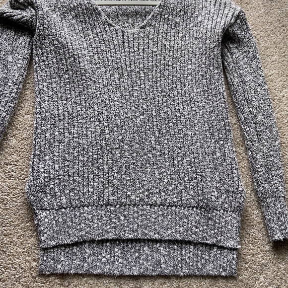 V-Neck Ribbed Sweater - Picture 2 of 6